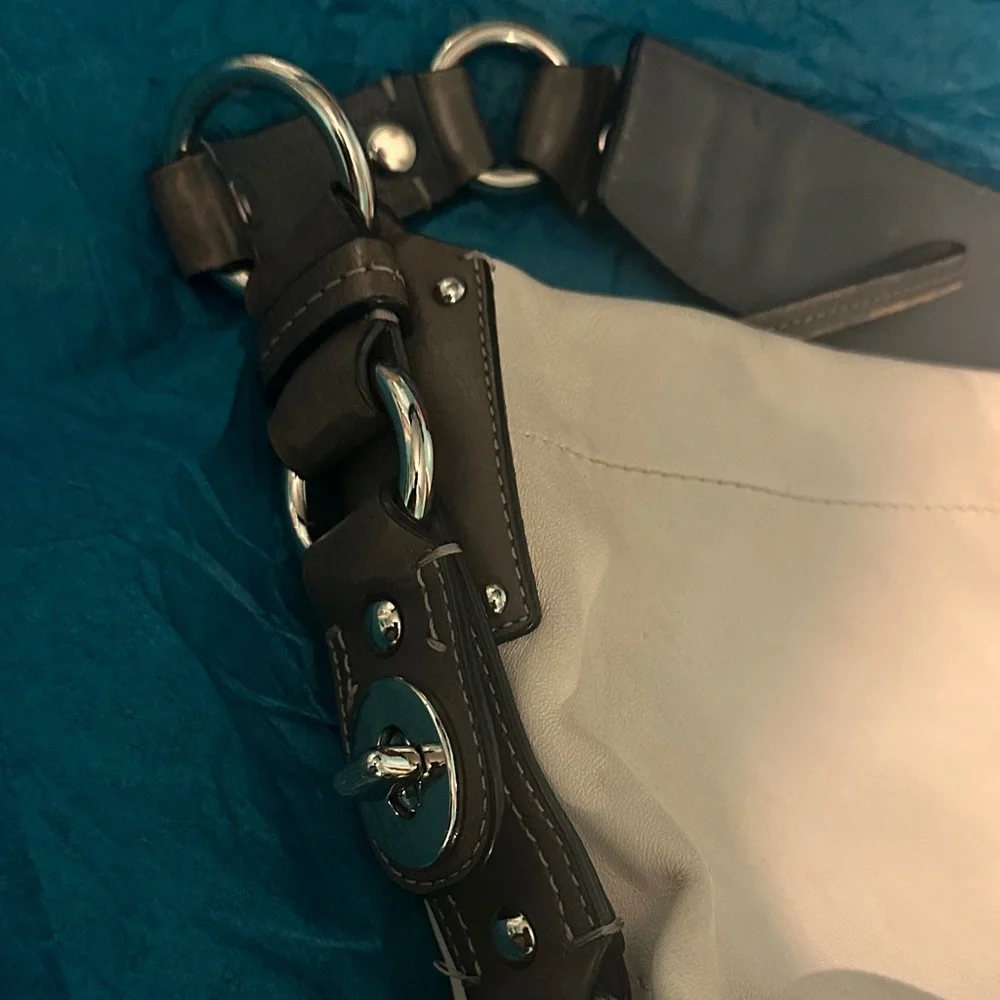 Coach Cream and Brown Shoulder Bag - Picture 5 of 9